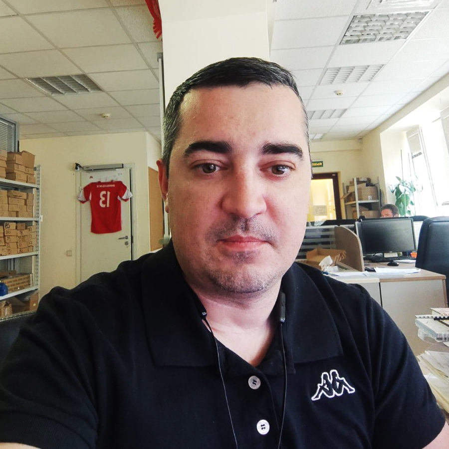 Менеджер отдела продаж Герасимов Денис